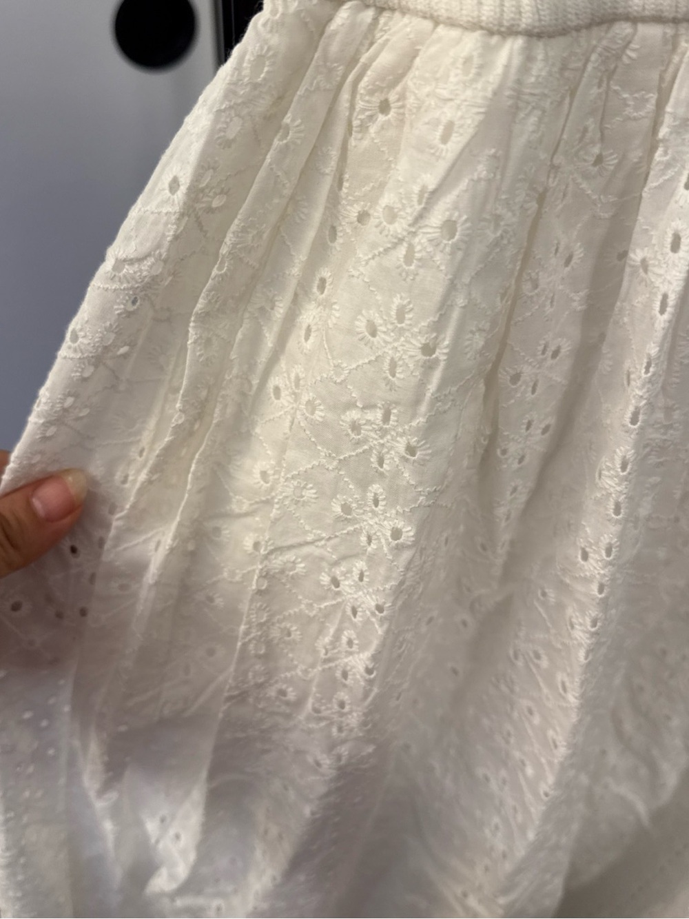 Elan White Mixed media design with ribbed knit bodice and eyelet skirt sizeM NWT - Picture 8 of 9